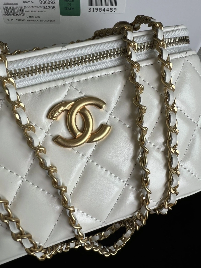 Ch**el cosmetic bags 4017-0351