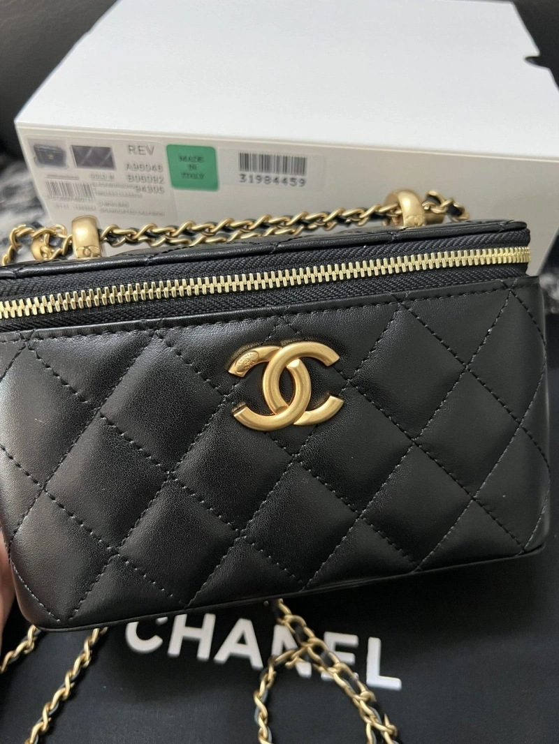 Ch**el cosmetic bags 4017-0352