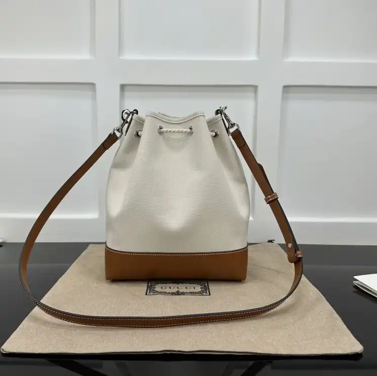 Gvc*1 bucket bags 4034h-0006