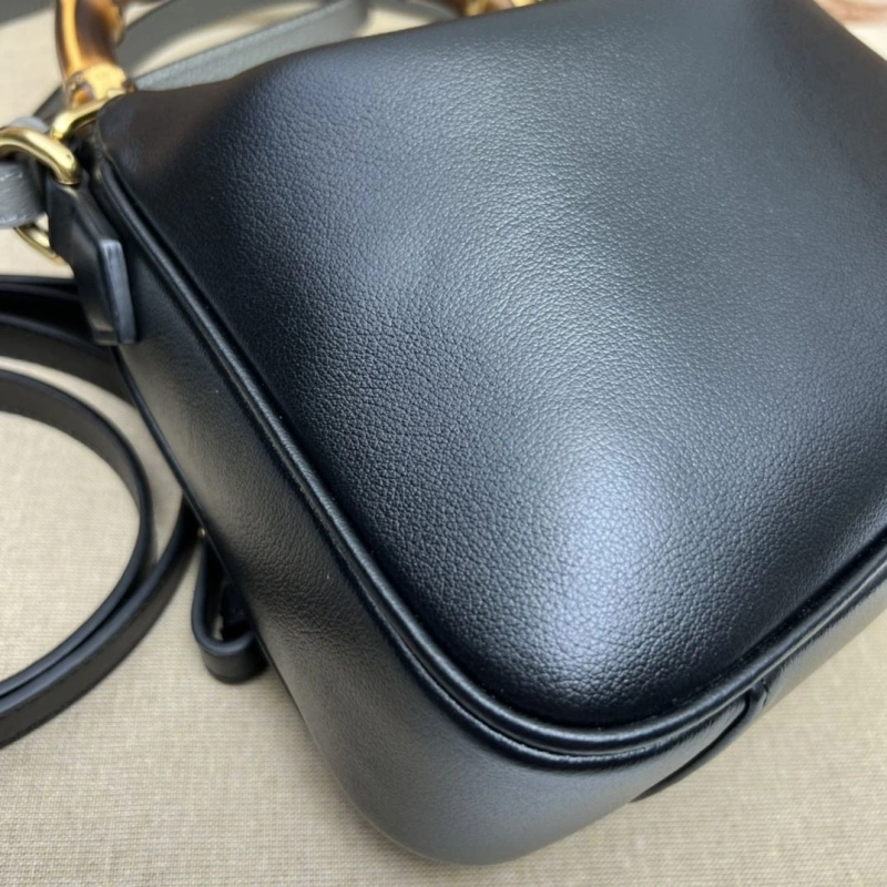 Gvc*1 top handle bags 4036b-0093