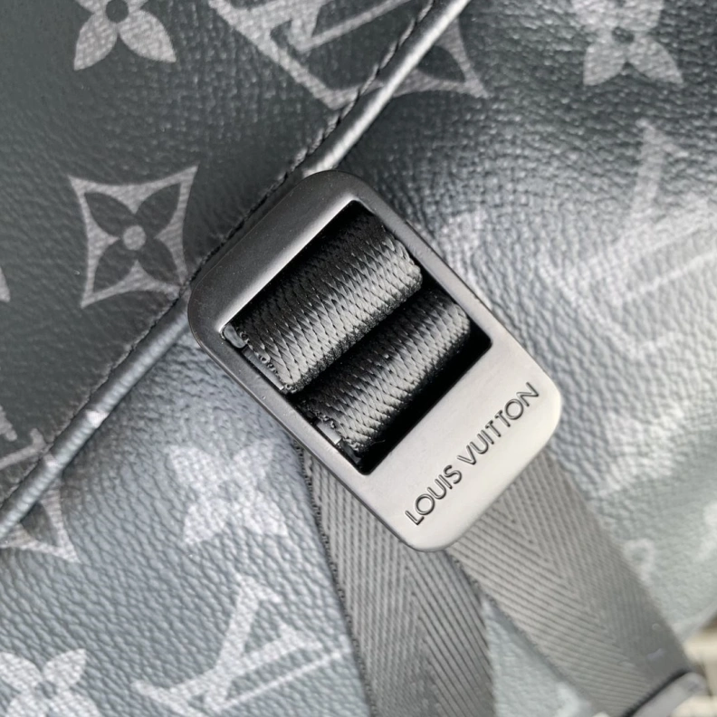 LV Backpacks 4048A-0015