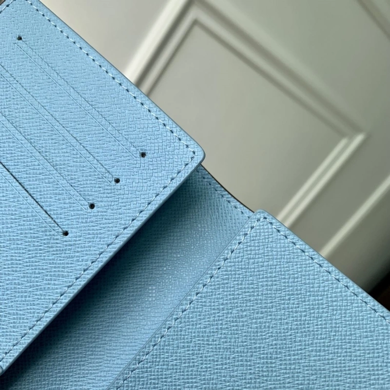 LV Wallets 4048A-0021
