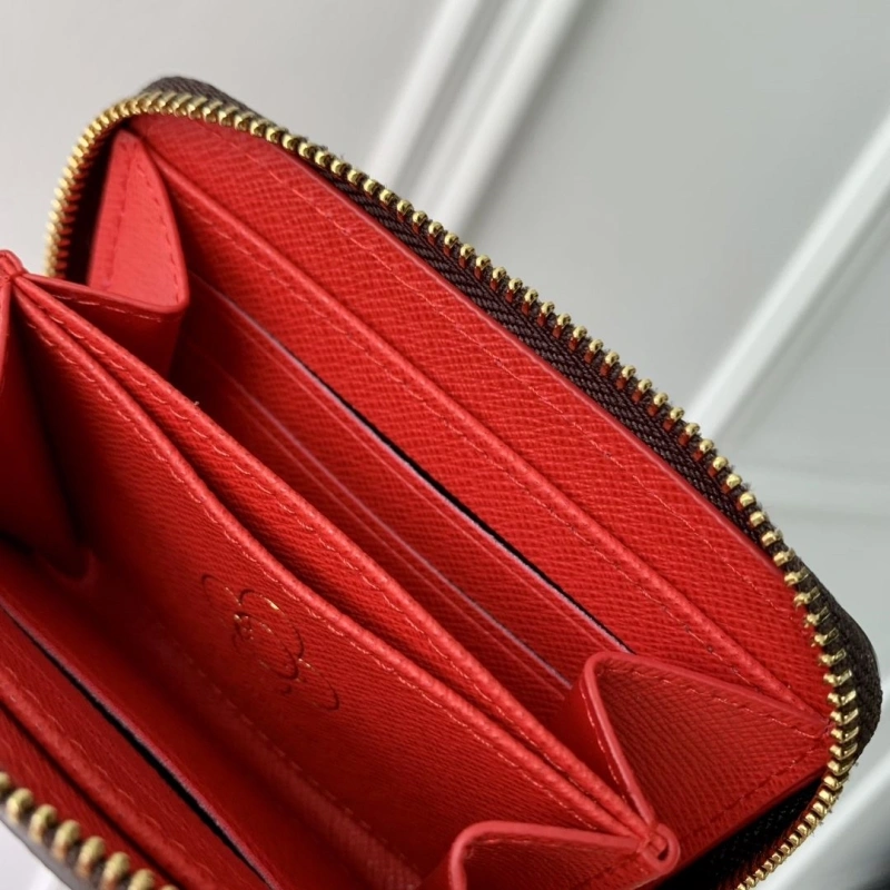 LV Wallets 4048A-0055