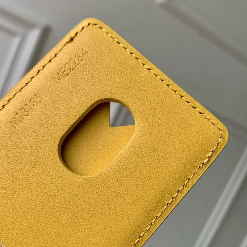 LV Wallets 4048A-0073