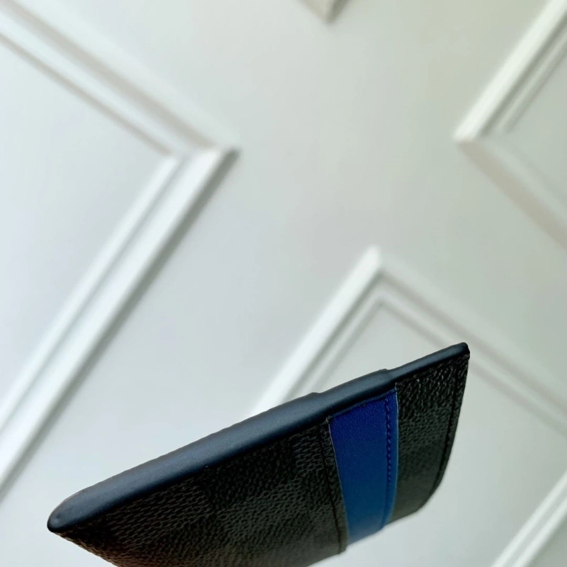 LV Wallets 4048A-0074