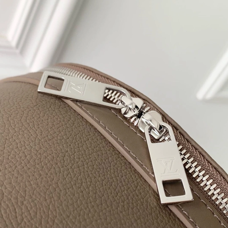 LV Backpacks 4048A-0092