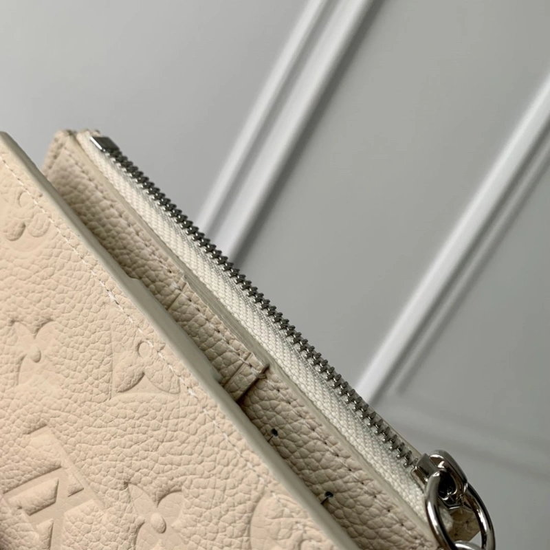 LV Wallets 4048A-0105