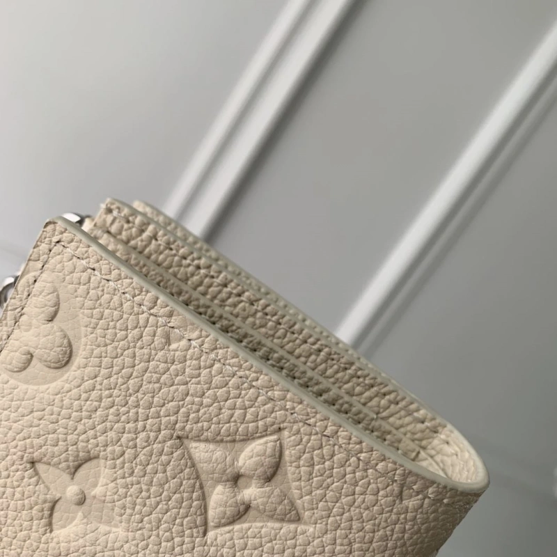LV Wallets 4048A-0105