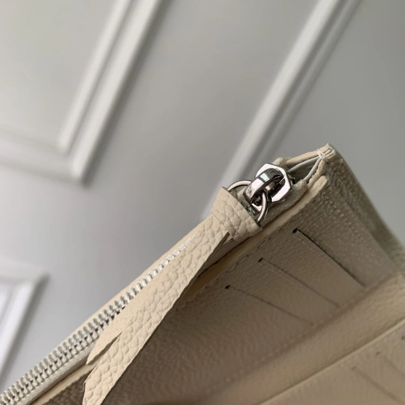 LV Wallets 4048A-0106