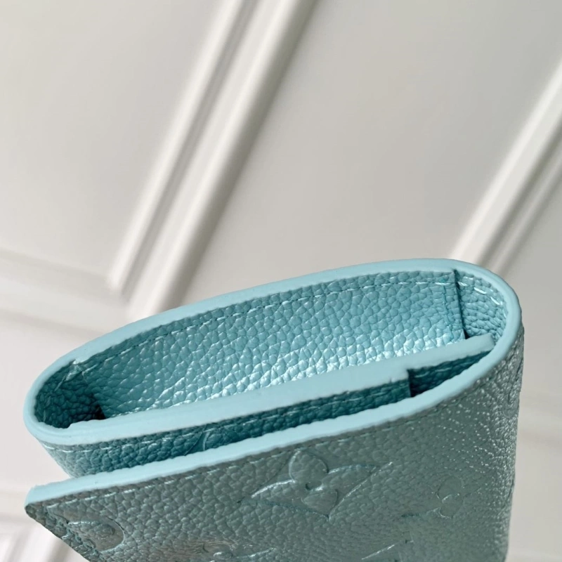 LV Wallets 4048A-0132