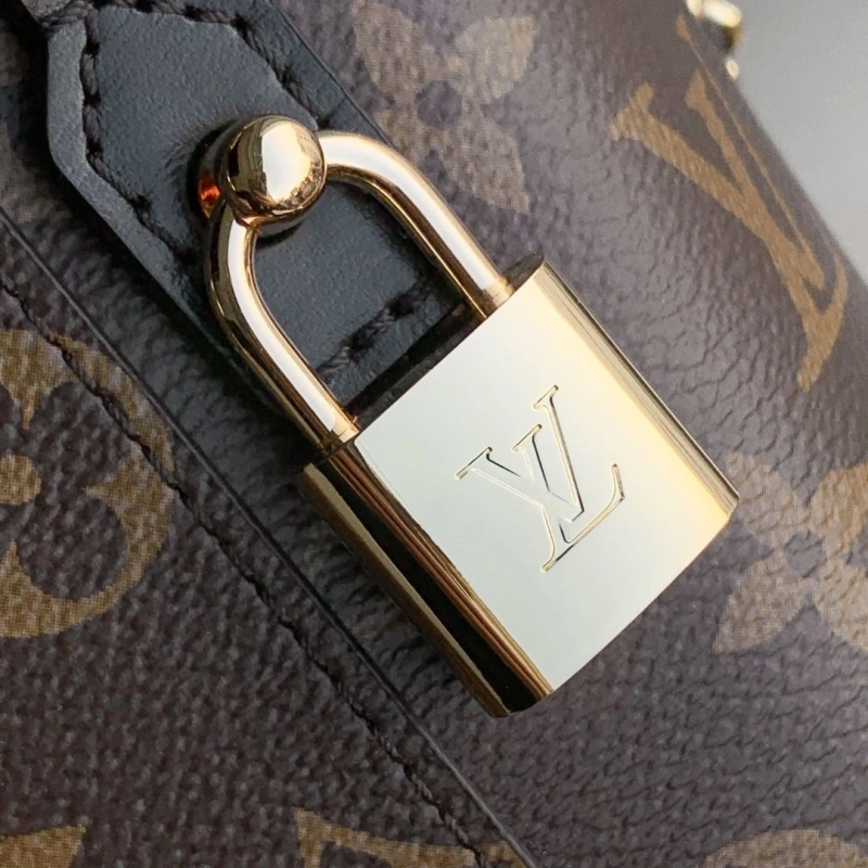 LV Cosmetic Bags 4048A-0143