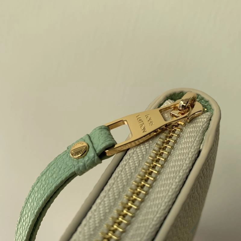 LV Wallets 4048F-0064