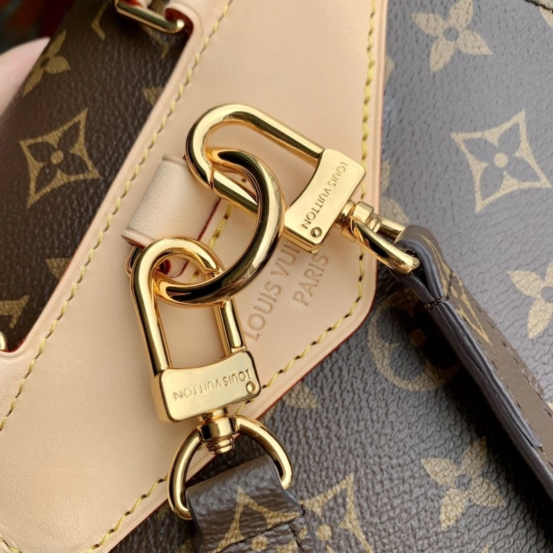 LV Backpacks 4048I-0108