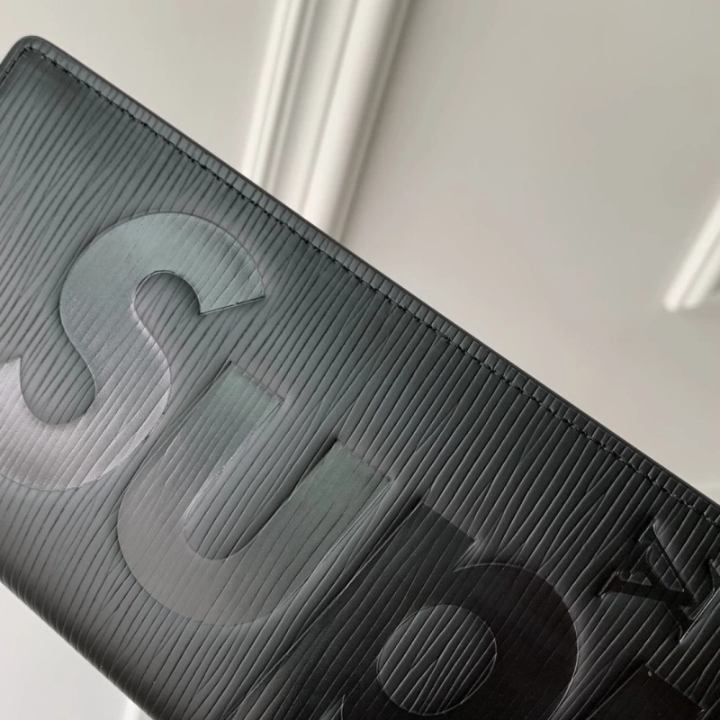 LV Wallets 4048I-0125