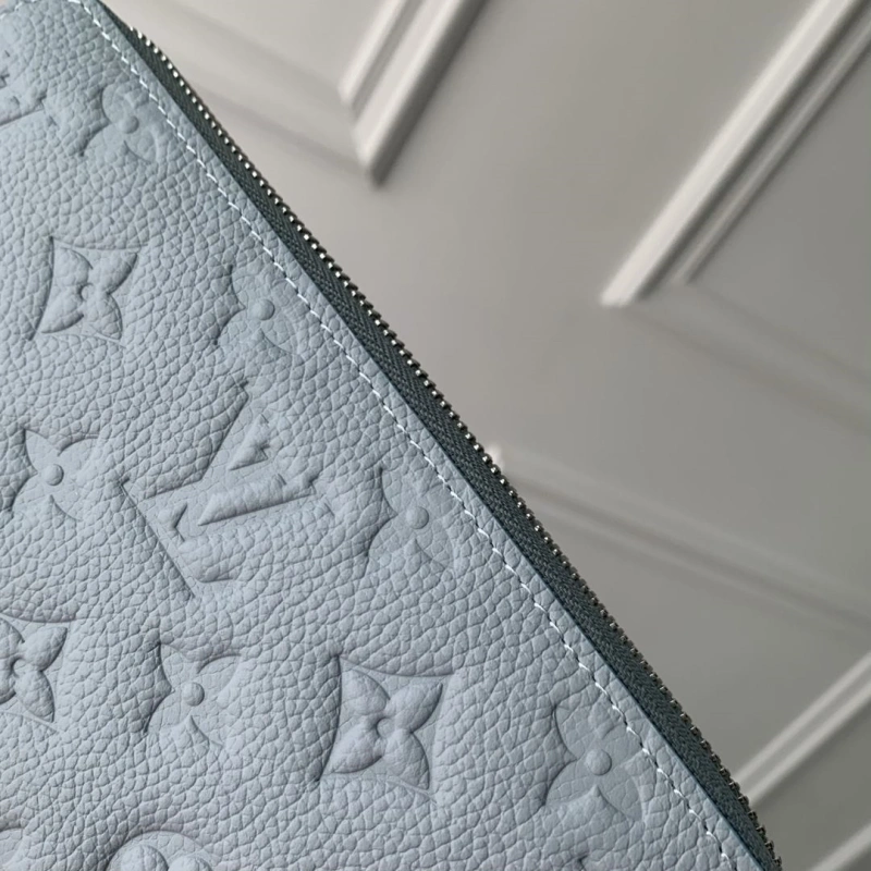 LV Wallets 4048I-0442