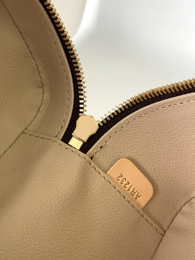 LV Cosmetic Bags 4056C-0065