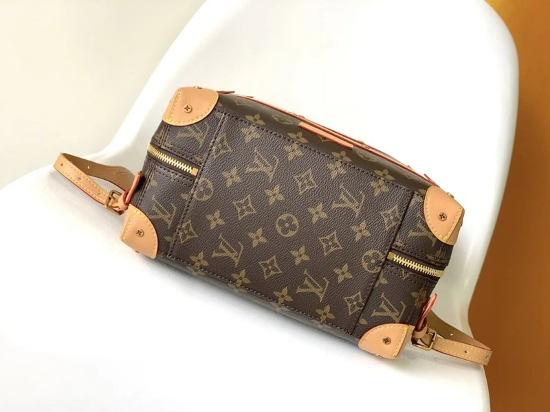 LV Backpacks 4056D-0015