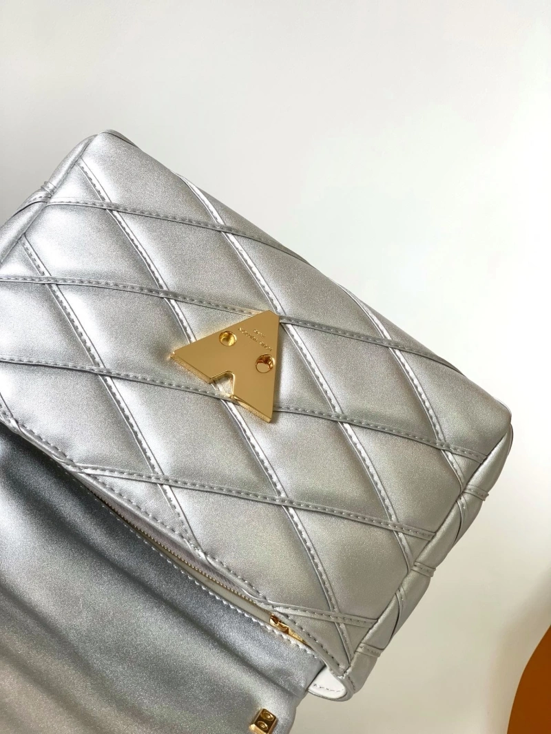 lv twist De*1m bags 4056d-0493