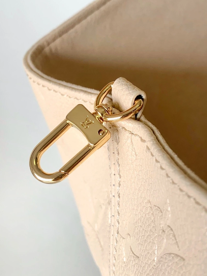 LV Backpacks 4056F-0211