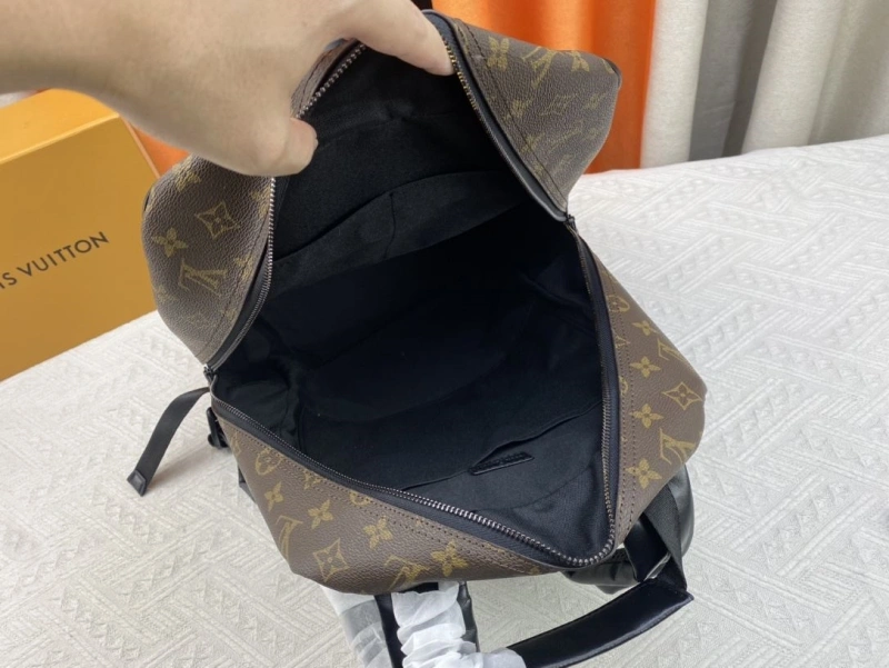 LV Backpacks 4081B-0498