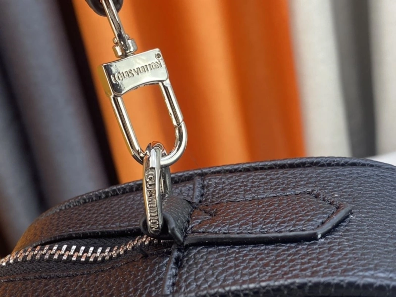 LV Clutch Bags 4081B-0517