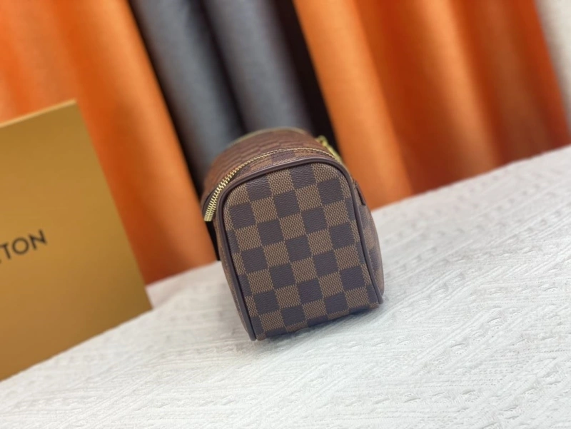 LV Cosmetic Bags 4081B-0536