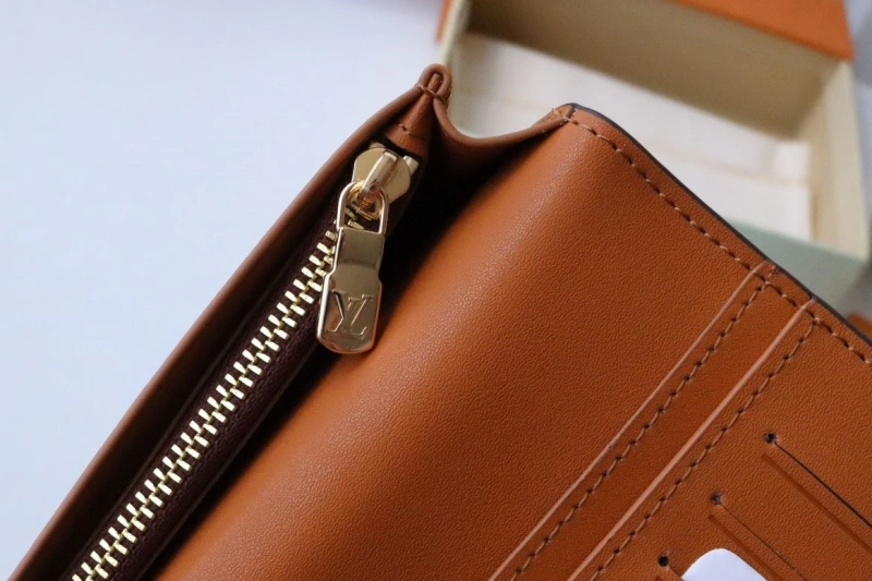LV Wallets 4178A-0003