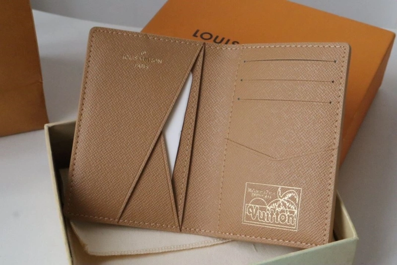 LV Wallets 4178A-0007