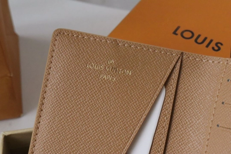 LV Wallets 4178A-0007