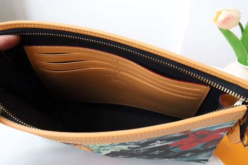 LV Clutch Bags 4178A-0017