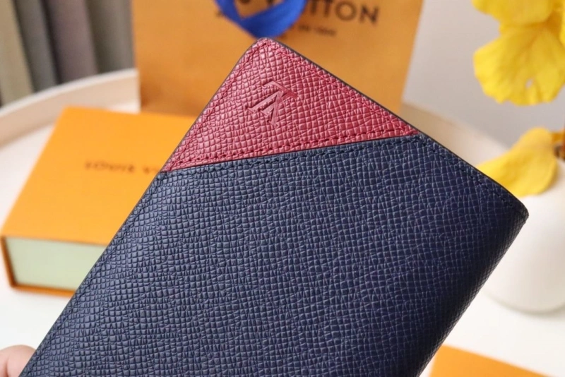 LV Wallets 4178A-0024