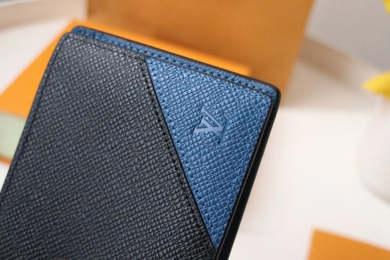 LV Wallets 4178A-0028