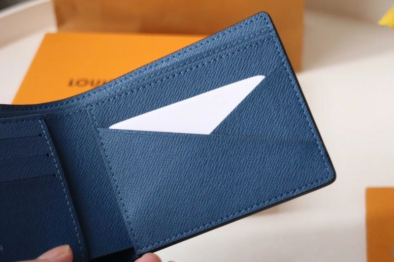 LV Wallets 4178A-0028