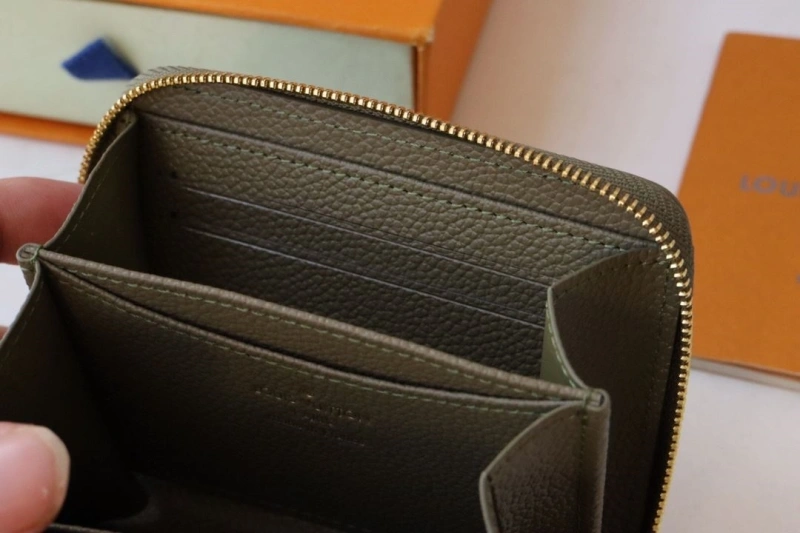 LV Wallets 4178A-0043