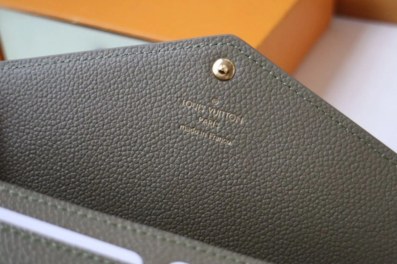 LV Wallets 4178A-0046