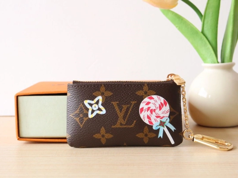 LV Wallets 4178A-0049
