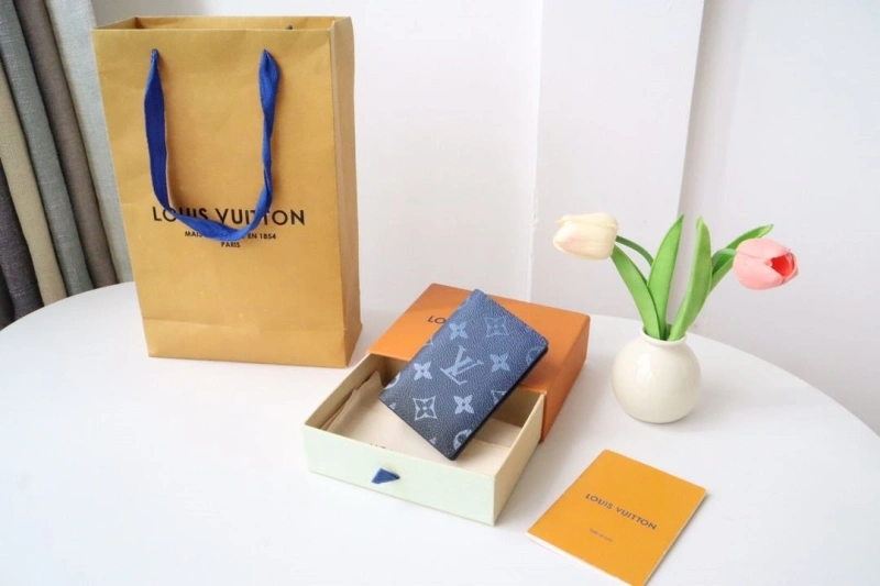 LV Wallets 4178A-0097