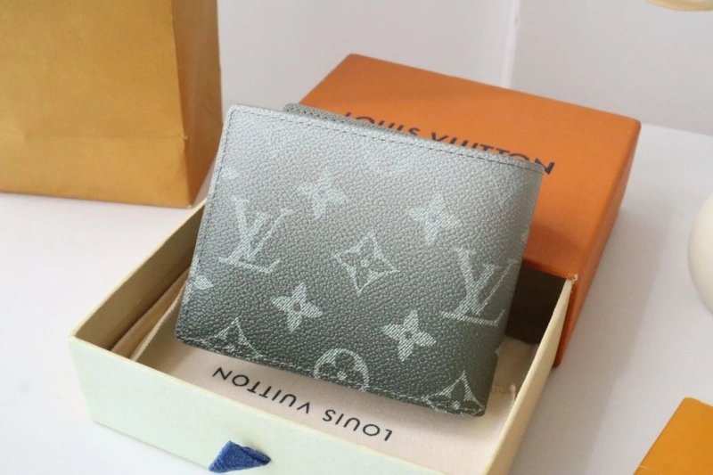 LV Wallets 4178A-0099