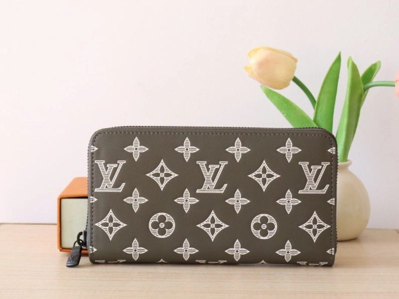 LV Wallets 4178A-0103
