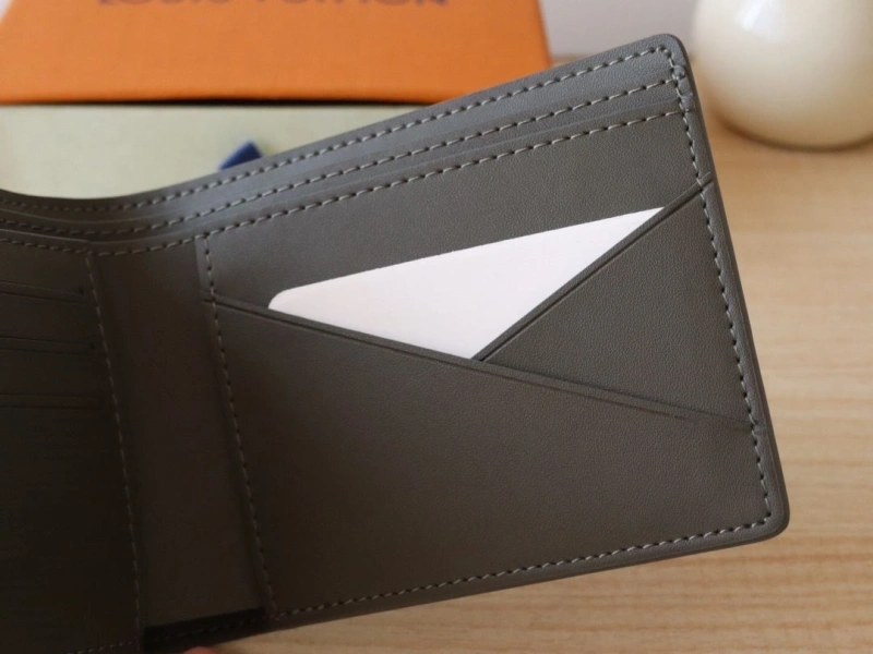 LV Wallets 4178A-0105