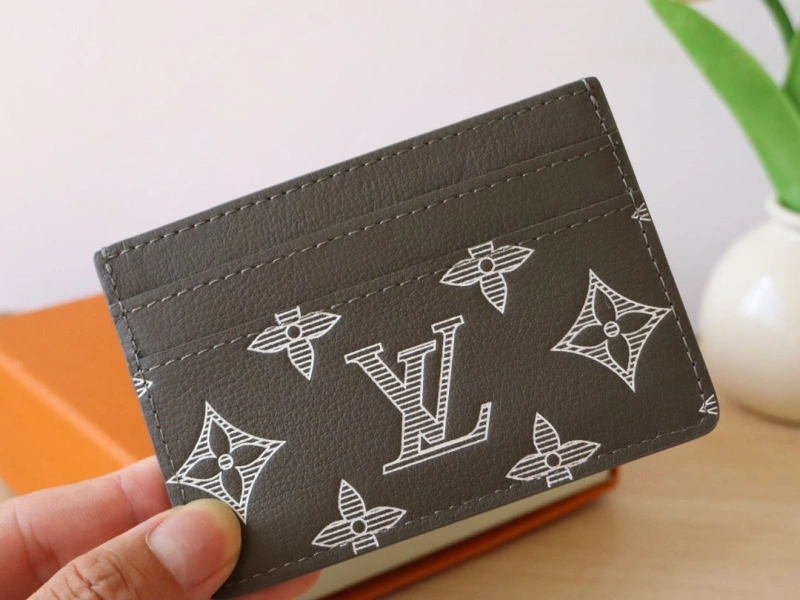 LV Wallets 4178A-0107