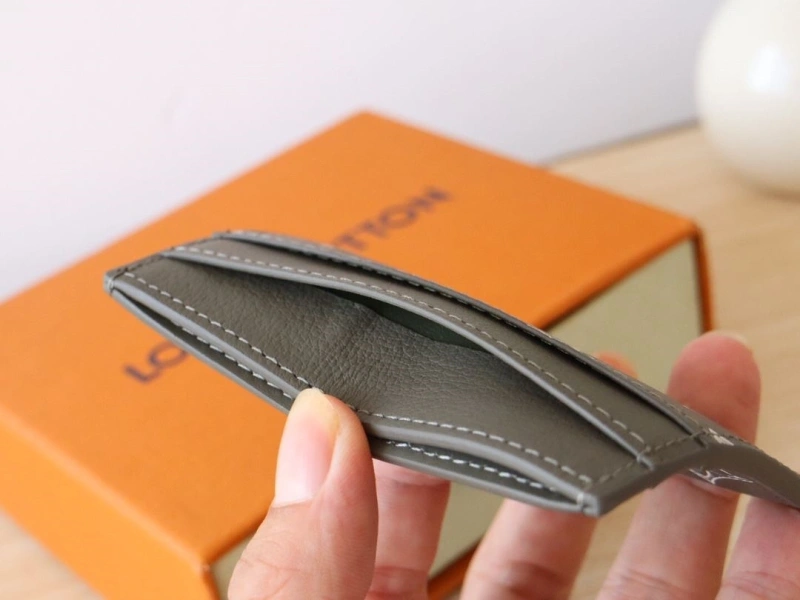 LV Wallets 4178A-0107