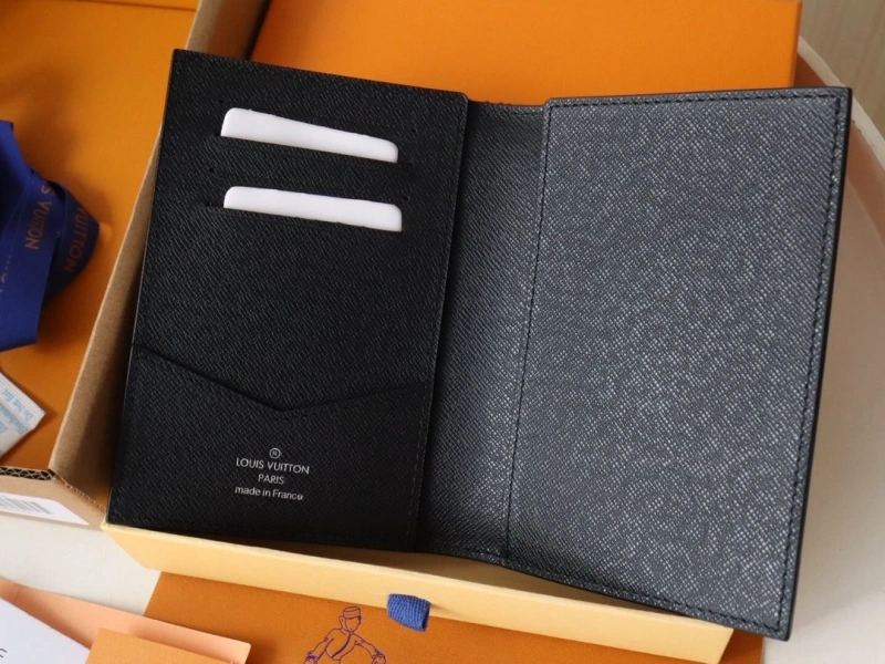 LV Wallets 4178A-0121