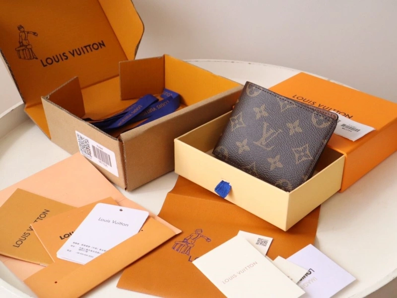LV Wallets 4178A-0126