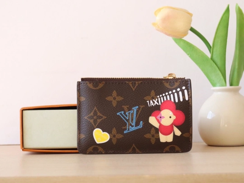 LV Wallets 4178A-0143