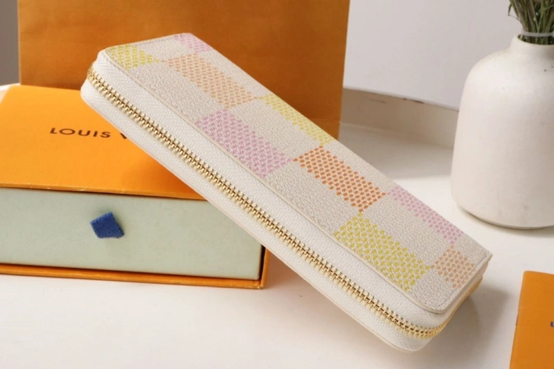 LV Wallets 4178A-0156