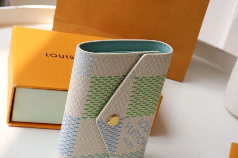 LV Wallets 4178A-0159