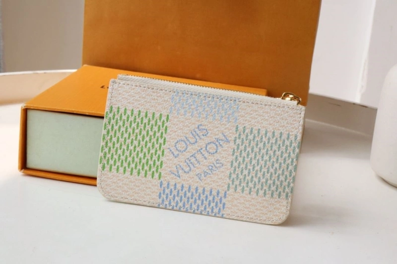 LV Wallets 4178A-0160
