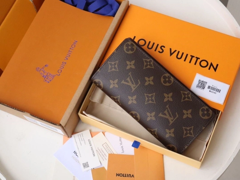 LV Wallets 4178A-0163
