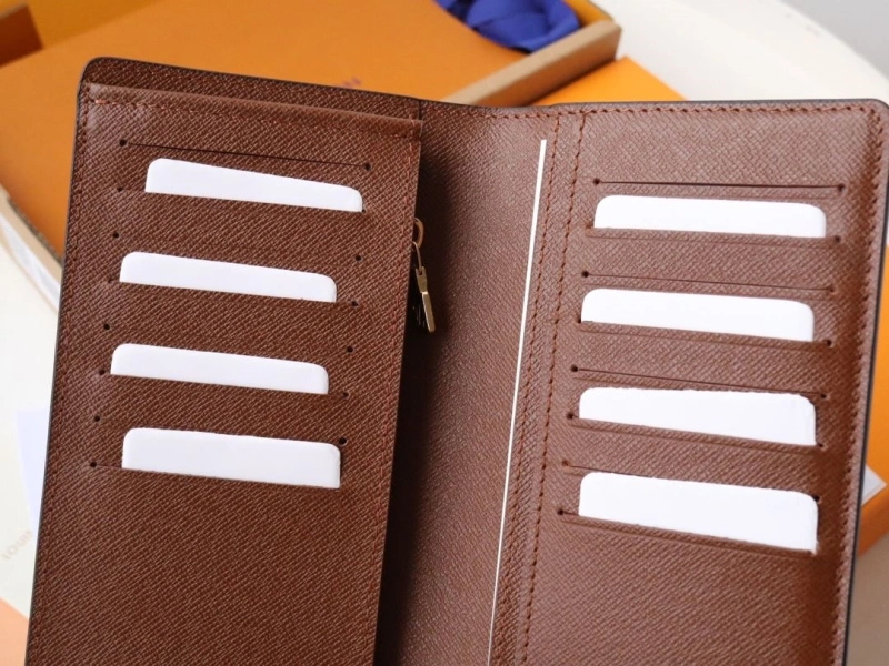 LV Wallets 4178A-0163